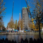 Het hijsen van de torenspits kan bijna beginnen