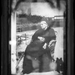 Pere Lachaise - Foto van dame in kapel